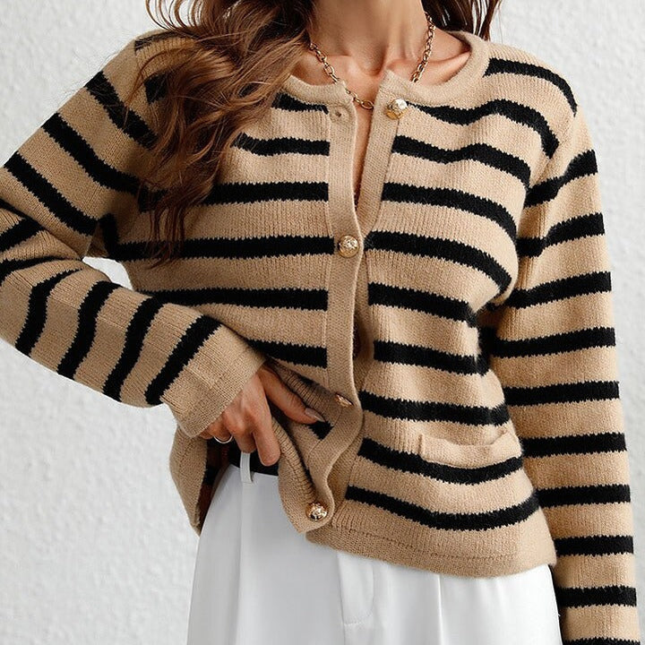 Lune London | Autumn cardigan with applied pockets