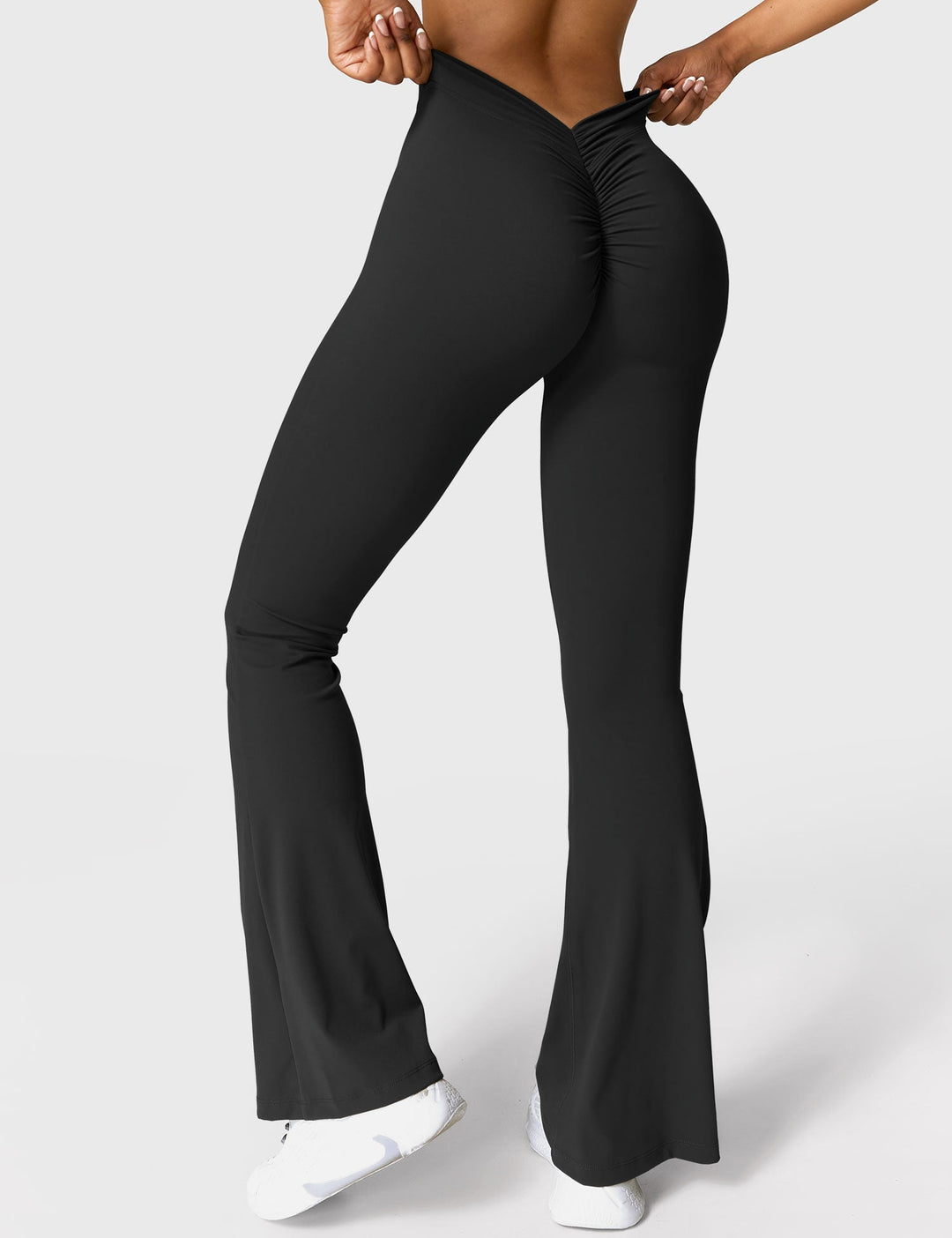 Lune London | Flared leggings with V-neck