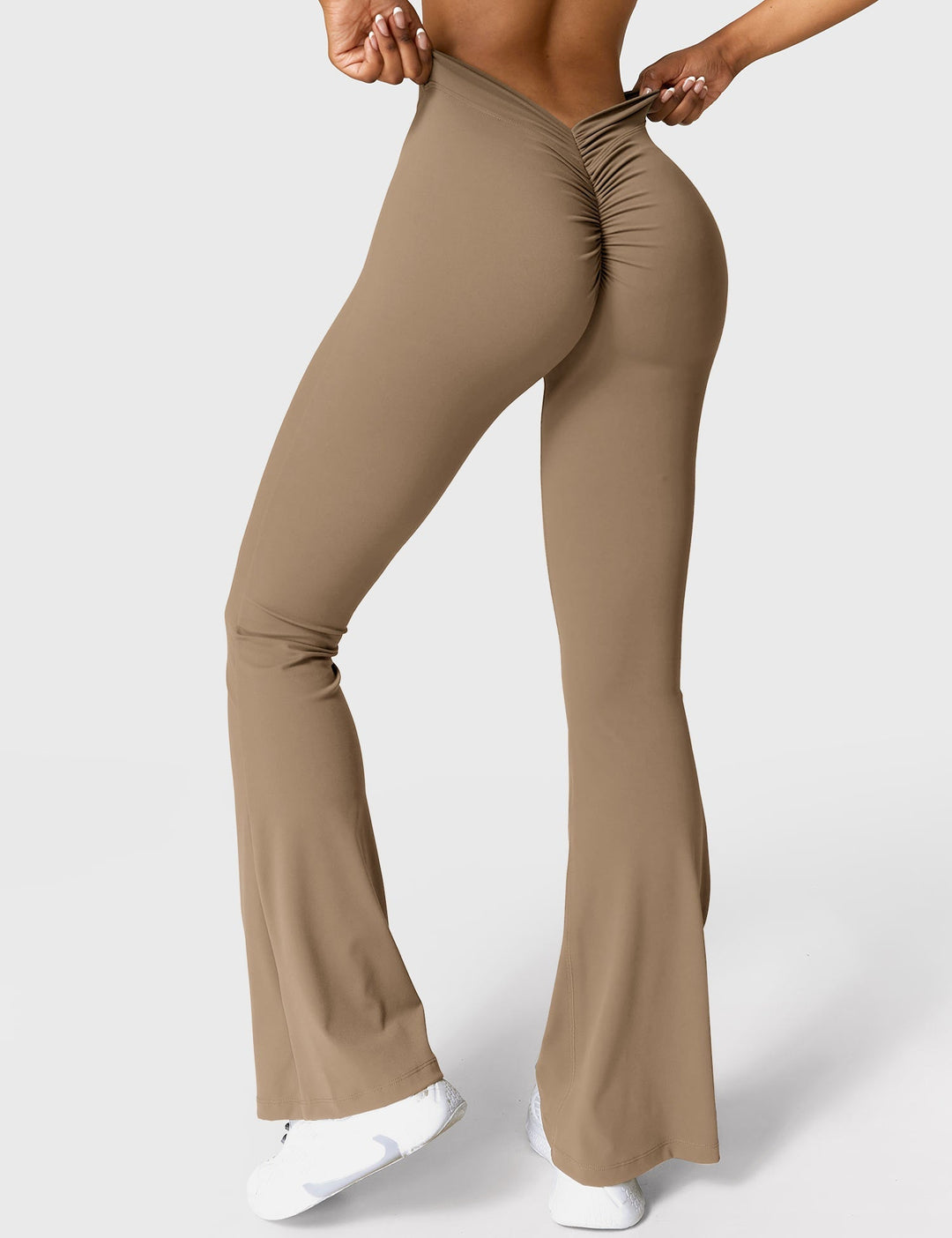 Lune London | Flared leggings with V-neck
