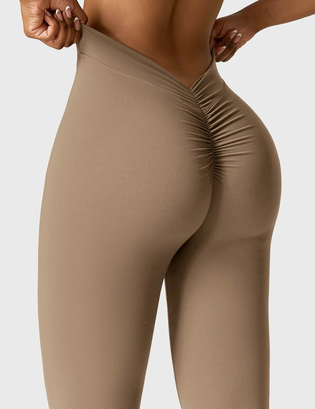 Lune London | Flared leggings with V-neck