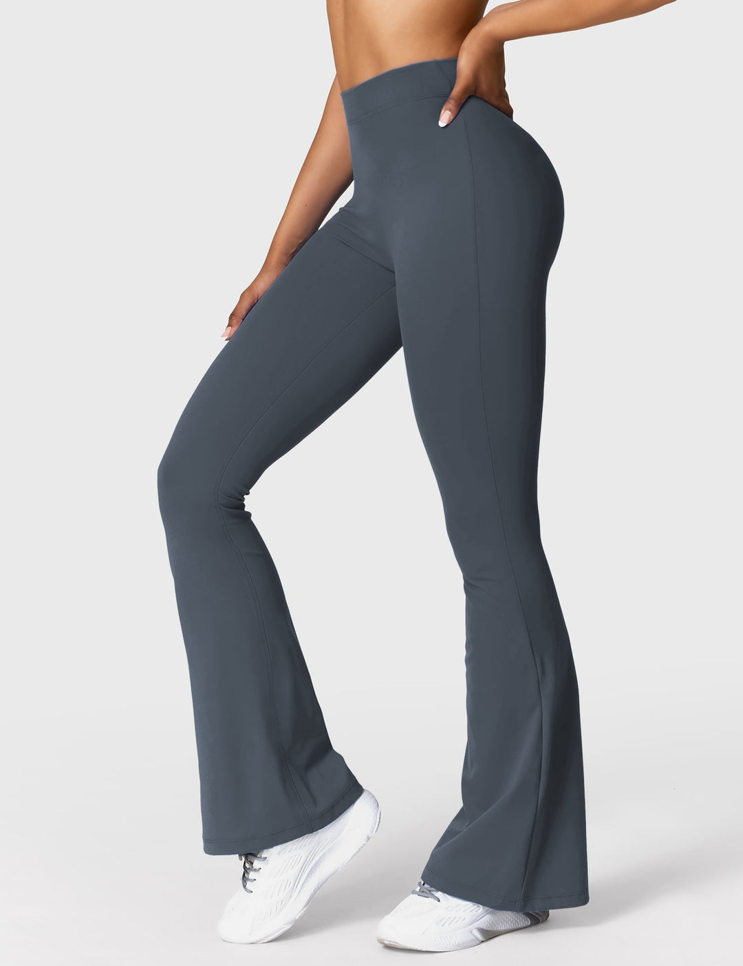 Lune London | Flared leggings with V-neck