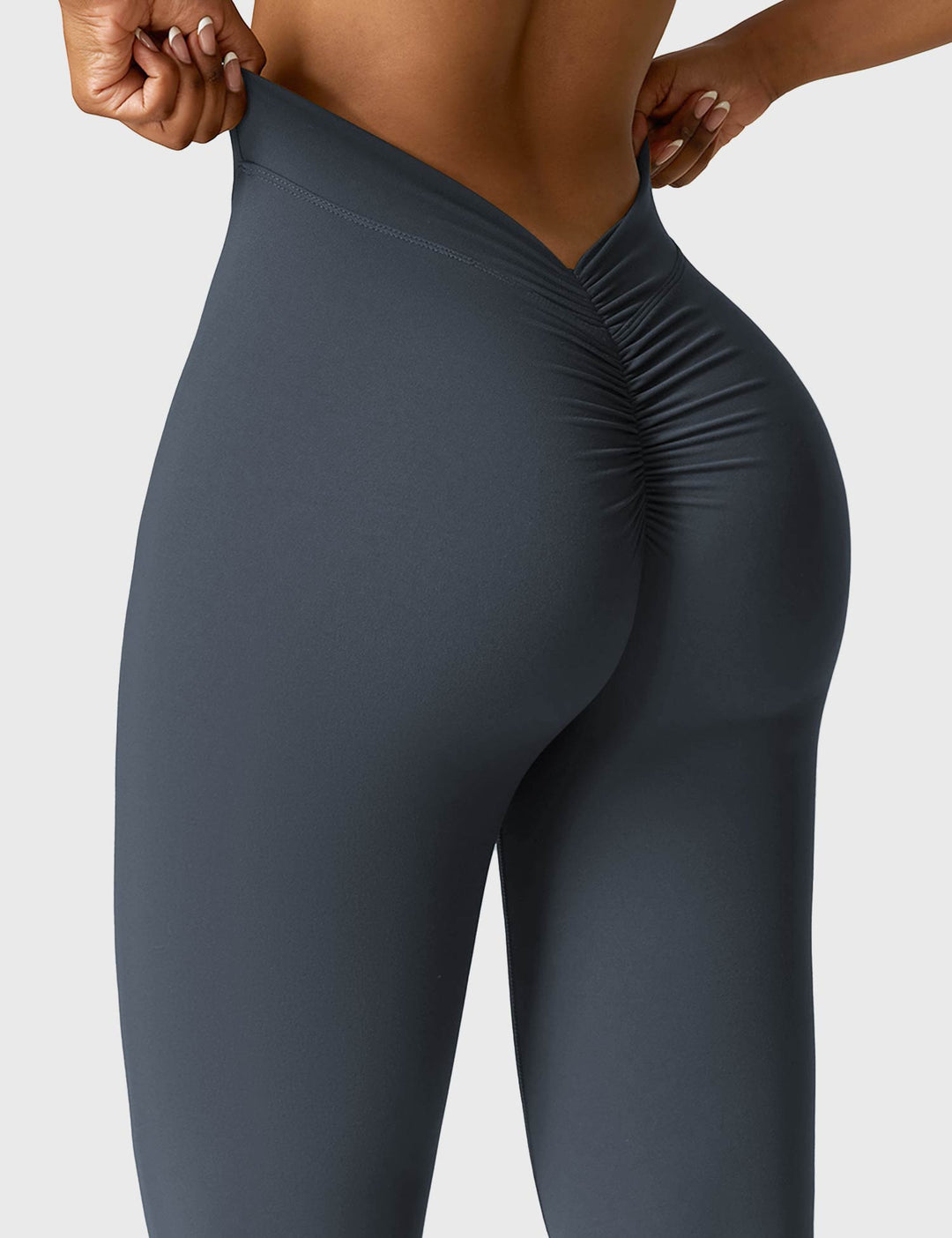 Lune London | Flared leggings with V-neck