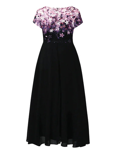 Chic Und Stil | Elegant Midi Dress with Floral Lace