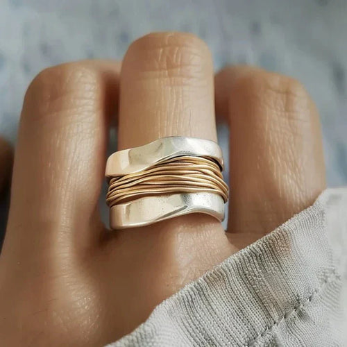 Lune London | Ring with gold thread